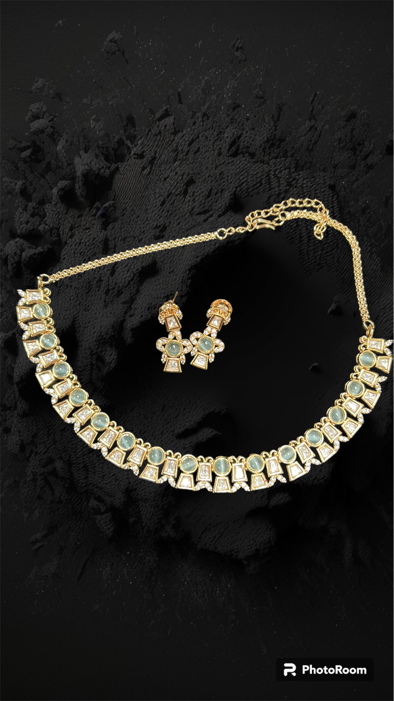 Tiyani Kundan - 10015